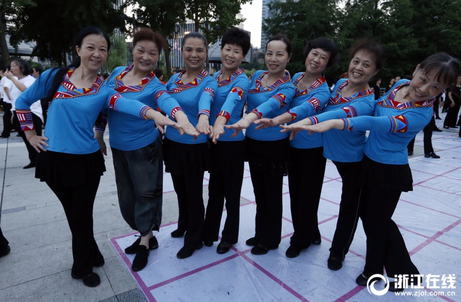 信—达生<物>早盘一度涨近5% 将于12月8日起正式染蓝