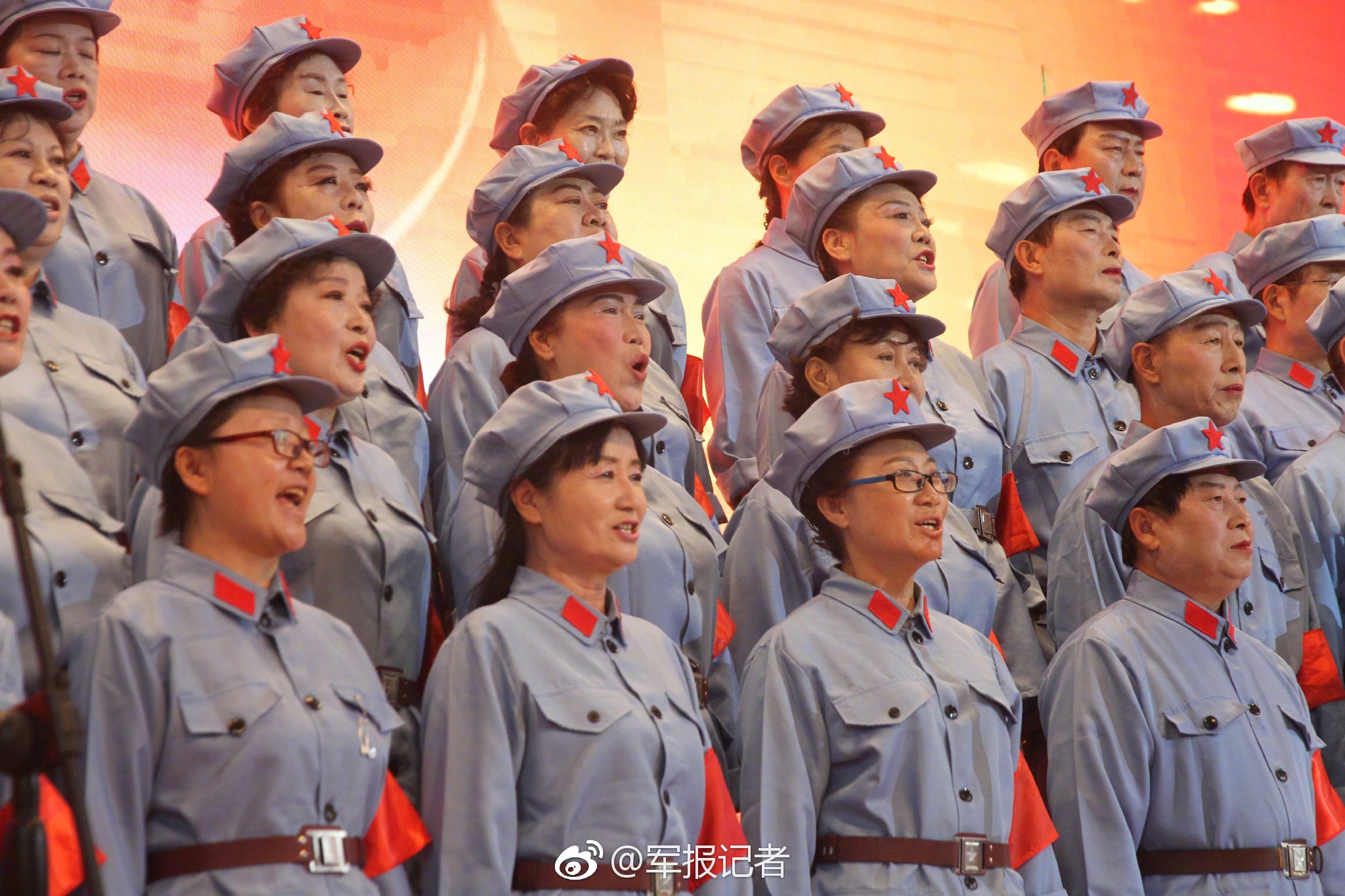 再度<爆>发！601.288 14连阳！688256 突然拉升