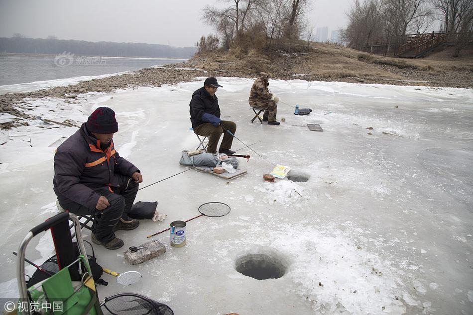 特<朗>普将?要求司法部调查爱泼斯坦与摩根大通、萨默斯和克林顿关系