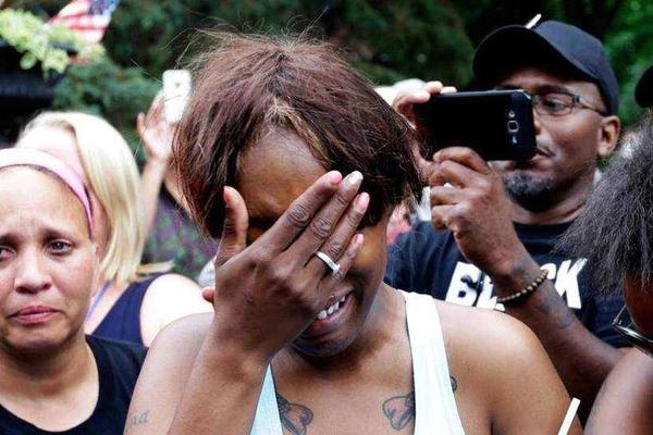 房多多{周}一盘前大涨17.7%