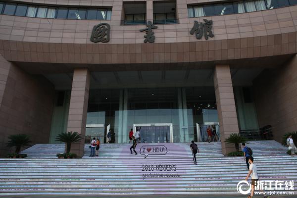 情,绪消费推高溢价 机构提示隐忧