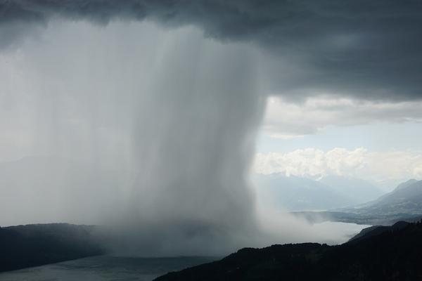 受益:于ai发展 工业富联单季营收超2000亿元