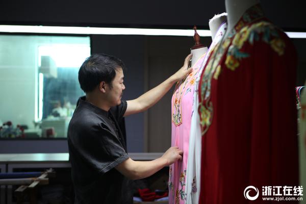 202<6>年中国弹簧床垫{发}展环境、市场运行格局及投资前景研究报告—智研咨询