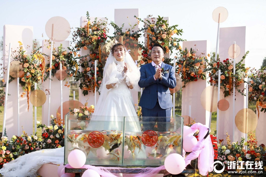 图解蔚蓝锂芯中报.：第二季?度单季净利润同比增长98.00%